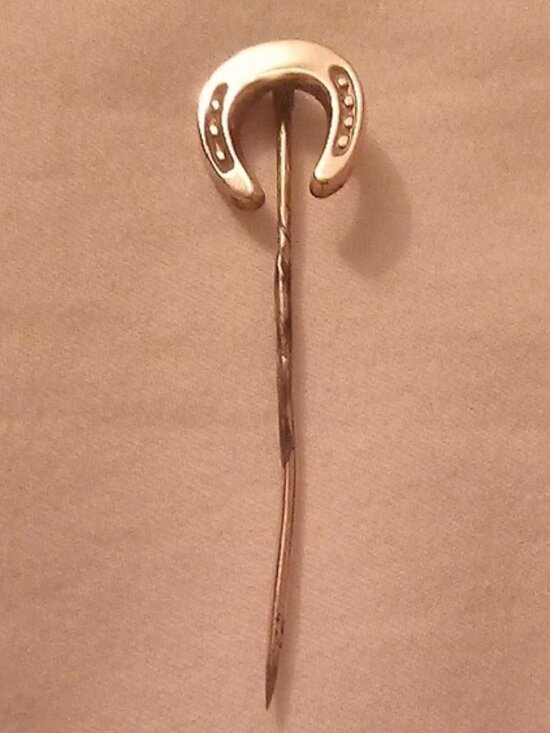 9ct Gold Plated Victorian or Edwardian Horseshoe Shaped Stick Pin